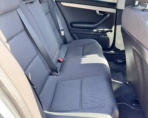 Серый Ауди А4, объемом двигателя 1.6 л и пробегом 221 тыс. км за 6999 $, фото 6 на Automoto.ua