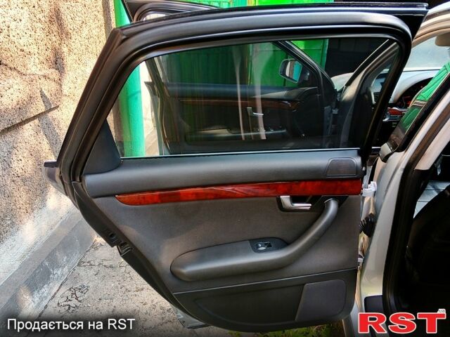 Серый Ауди А4, объемом двигателя 2 л и пробегом 194 тыс. км за 7500 $, фото 4 на Automoto.ua