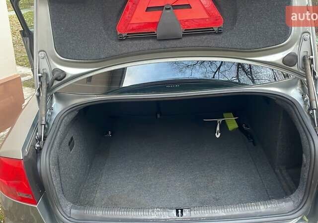 Серый Ауди А4, объемом двигателя 1.98 л и пробегом 238 тыс. км за 6650 $, фото 11 на Automoto.ua