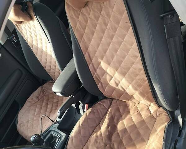 Сірий Ауді А4, об'ємом двигуна 2 л та пробігом 250 тис. км за 8000 $, фото 7 на Automoto.ua