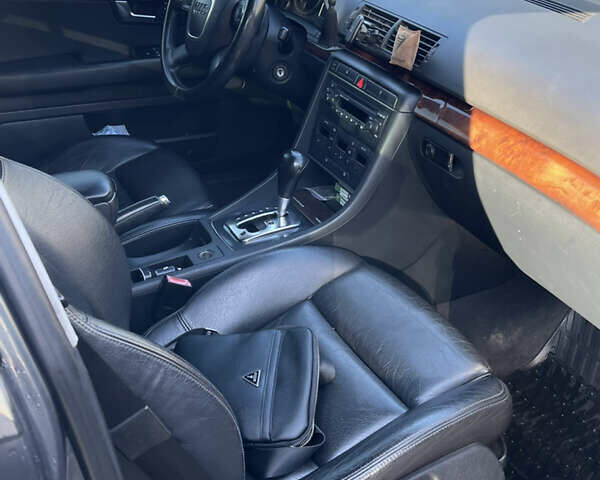 Серый Ауди А4, объемом двигателя 1.8 л и пробегом 366 тыс. км за 5500 $, фото 4 на Automoto.ua