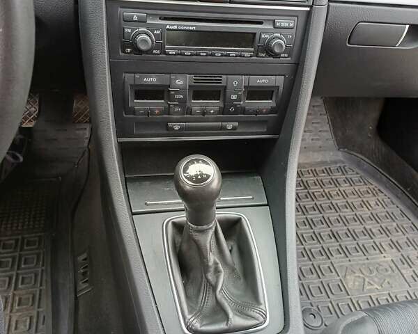 Сірий Ауді А4, об'ємом двигуна 1.6 л та пробігом 181 тис. км за 6400 $, фото 11 на Automoto.ua