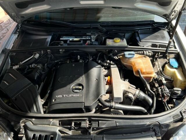 Сірий Ауді А4, об'ємом двигуна 1.8 л та пробігом 290 тис. км за 7500 $, фото 5 на Automoto.ua