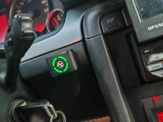 Серый Ауди А4, объемом двигателя 2 л и пробегом 28 тыс. км за 5800 $, фото 7 на Automoto.ua