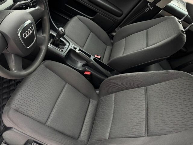 Сірий Ауді А4, об'ємом двигуна 2 л та пробігом 169 тис. км за 7300 $, фото 9 на Automoto.ua