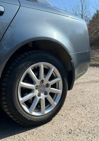 Серый Ауди А4, объемом двигателя 2 л и пробегом 240 тыс. км за 5500 $, фото 8 на Automoto.ua