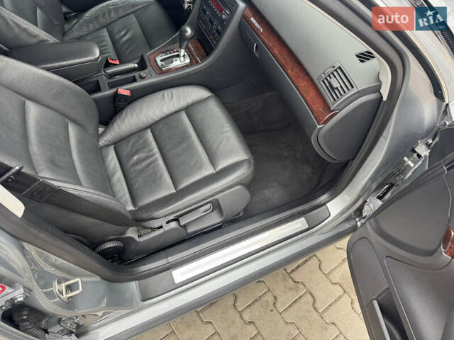 Сірий Ауді А4, об'ємом двигуна 2 л та пробігом 266 тис. км за 7300 $, фото 59 на Automoto.ua