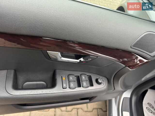 Сірий Ауді А4, об'ємом двигуна 2 л та пробігом 266 тис. км за 7300 $, фото 38 на Automoto.ua