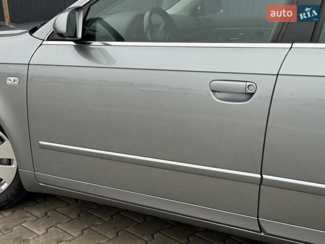 Сірий Ауді А4, об'ємом двигуна 2 л та пробігом 266 тис. км за 7300 $, фото 4 на Automoto.ua