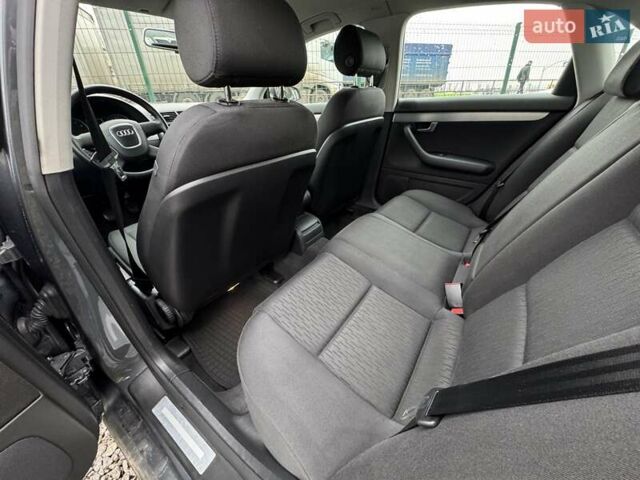 Серый Ауди А4, объемом двигателя 1.6 л и пробегом 167 тыс. км за 6950 $, фото 2 на Automoto.ua