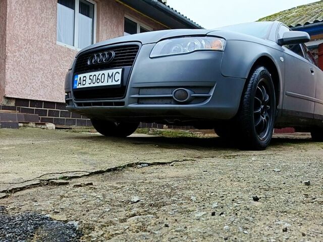 Серый Ауди А4, объемом двигателя 2 л и пробегом 300 тыс. км за 6700 $, фото 3 на Automoto.ua