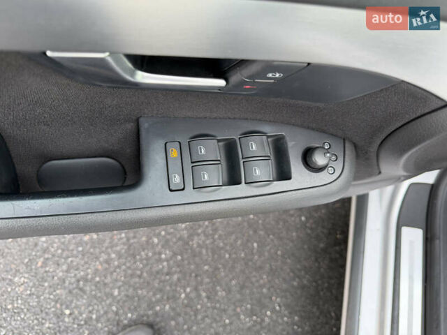 Сірий Ауді А4, об'ємом двигуна 1.6 л та пробігом 176 тис. км за 7999 $, фото 38 на Automoto.ua