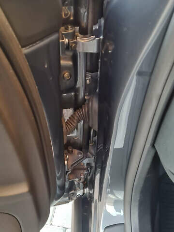 Сірий Ауді А4, об'ємом двигуна 1.6 л та пробігом 166 тис. км за 7100 $, фото 19 на Automoto.ua