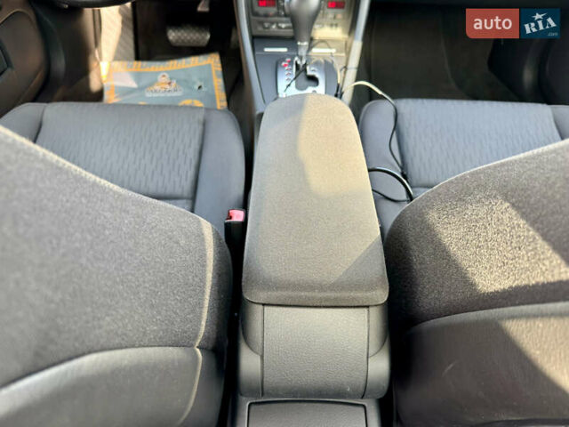 Сірий Ауді А4, об'ємом двигуна 0 л та пробігом 212 тис. км за 8799 $, фото 63 на Automoto.ua