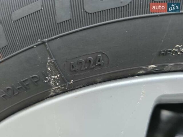 Сірий Ауді А4, об'ємом двигуна 1.6 л та пробігом 207 тис. км за 6500 $, фото 34 на Automoto.ua