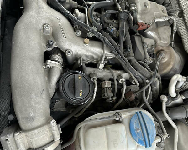 Сірий Ауді А4, об'ємом двигуна 2.7 л та пробігом 265 тис. км за 9249 $, фото 23 на Automoto.ua