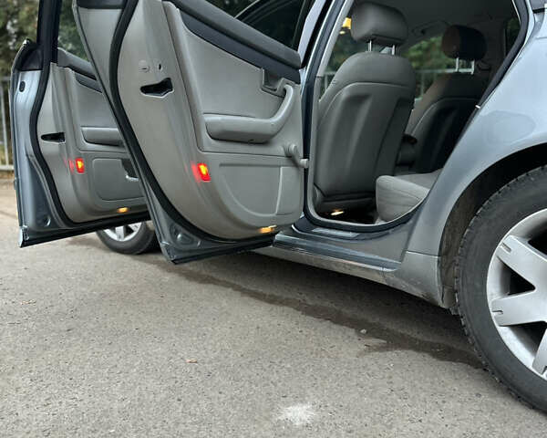 Сірий Ауді А4, об'ємом двигуна 1.97 л та пробігом 320 тис. км за 7800 $, фото 2 на Automoto.ua