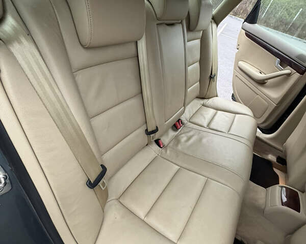 Сірий Ауді А4, об'ємом двигуна 1.8 л та пробігом 193 тис. км за 8999 $, фото 26 на Automoto.ua