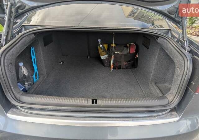 Сірий Ауді А4, об'ємом двигуна 1.6 л та пробігом 200 тис. км за 6500 $, фото 17 на Automoto.ua