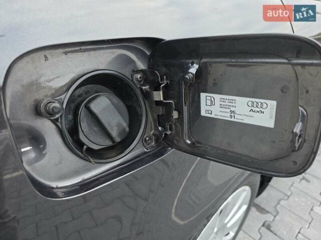 Сірий Ауді А4, об'ємом двигуна 1.6 л та пробігом 207 тис. км за 6500 $, фото 26 на Automoto.ua
