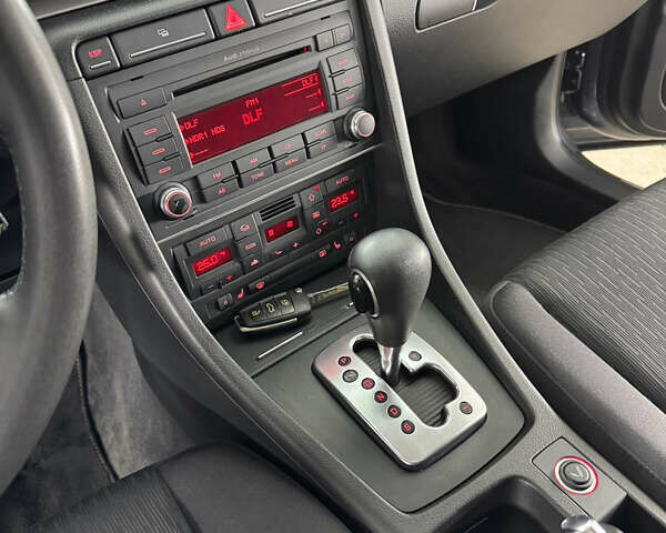 Серый Ауди А4, объемом двигателя 2 л и пробегом 215 тыс. км за 7800 $, фото 20 на Automoto.ua