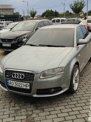 Серый Ауди А4, объемом двигателя 2 л и пробегом 300 тыс. км за 6900 $, фото 1 на Automoto.ua