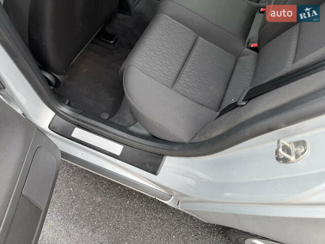 Сірий Ауді А4, об'ємом двигуна 1.6 л та пробігом 176 тис. км за 7999 $, фото 56 на Automoto.ua