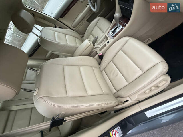 Сірий Ауді А4, об'ємом двигуна 1.8 л та пробігом 193 тис. км за 8999 $, фото 36 на Automoto.ua