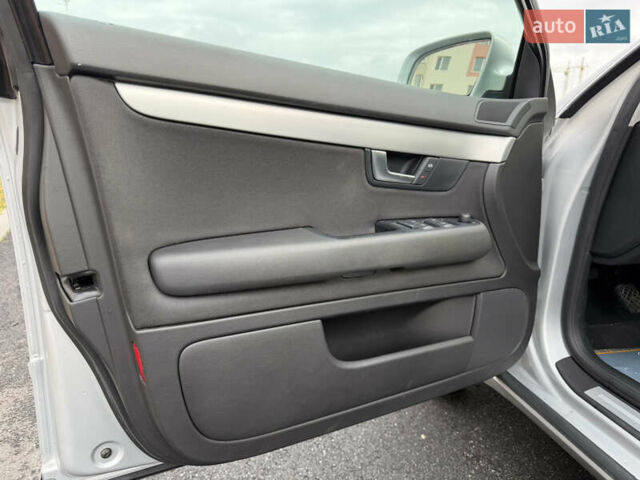 Сірий Ауді А4, об'ємом двигуна 1.6 л та пробігом 176 тис. км за 7999 $, фото 37 на Automoto.ua