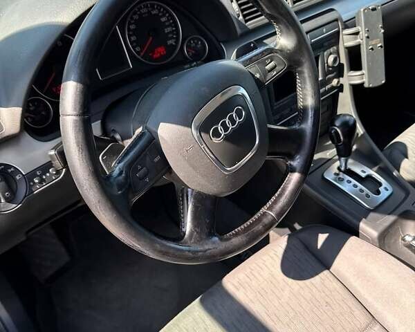 Ауди А4 2007 в Ровно на Automoto.ua Серый Ауди А4, объемом двигателя 0 л и пробегом 265 тыс. км за 7600 $, фото 14 на Automoto.ua