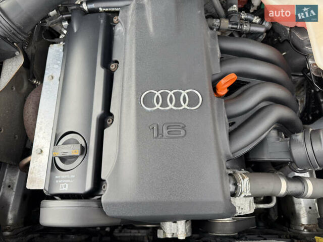 Сірий Ауді А4, об'ємом двигуна 1.6 л та пробігом 176 тис. км за 7999 $, фото 80 на Automoto.ua