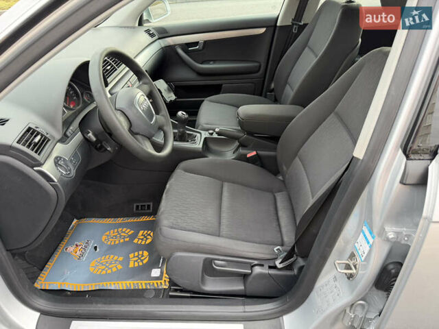 Сірий Ауді А4, об'ємом двигуна 1.6 л та пробігом 176 тис. км за 7999 $, фото 40 на Automoto.ua