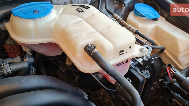 Сірий Ауді А4, об'ємом двигуна 1.6 л та пробігом 166 тис. км за 7100 $, фото 25 на Automoto.ua