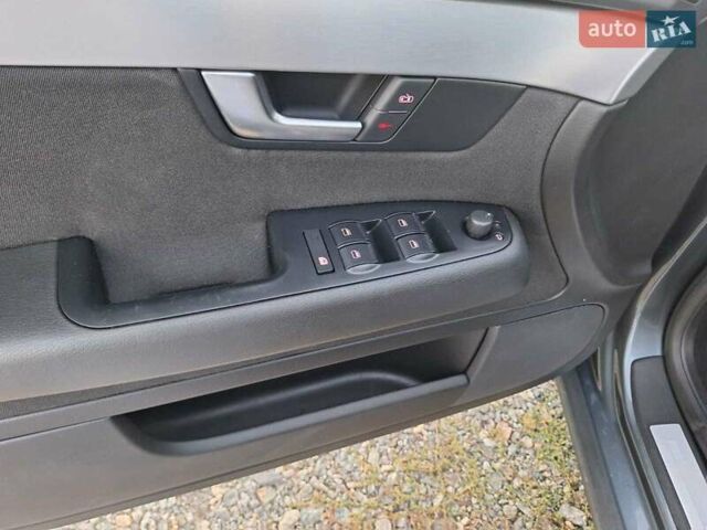Серый Ауди А4, объемом двигателя 1.6 л и пробегом 184 тыс. км за 7500 $, фото 9 на Automoto.ua