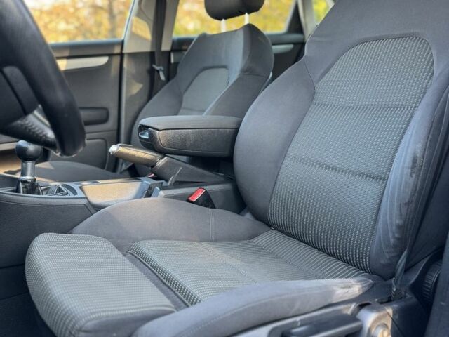 Серый Ауди А4, объемом двигателя 2 л и пробегом 250 тыс. км за 3650 $, фото 11 на Automoto.ua