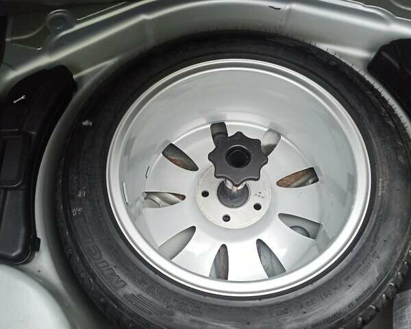 Сірий Ауді А4, об'ємом двигуна 2 л та пробігом 180 тис. км за 8200 $, фото 9 на Automoto.ua