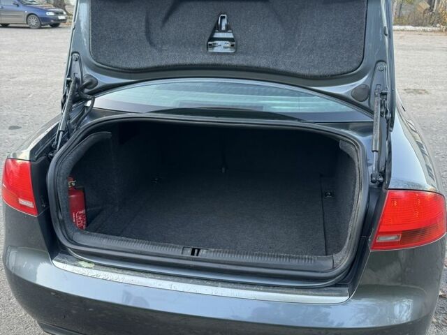 Серый Ауди А4, объемом двигателя 2 л и пробегом 250 тыс. км за 3650 $, фото 20 на Automoto.ua