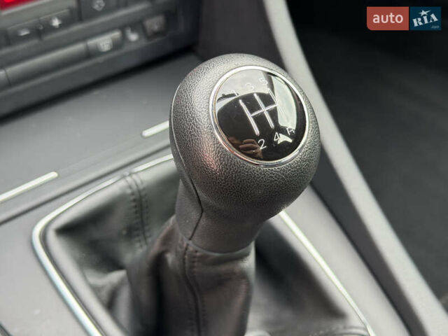 Сірий Ауді А4, об'ємом двигуна 1.6 л та пробігом 176 тис. км за 7999 $, фото 50 на Automoto.ua