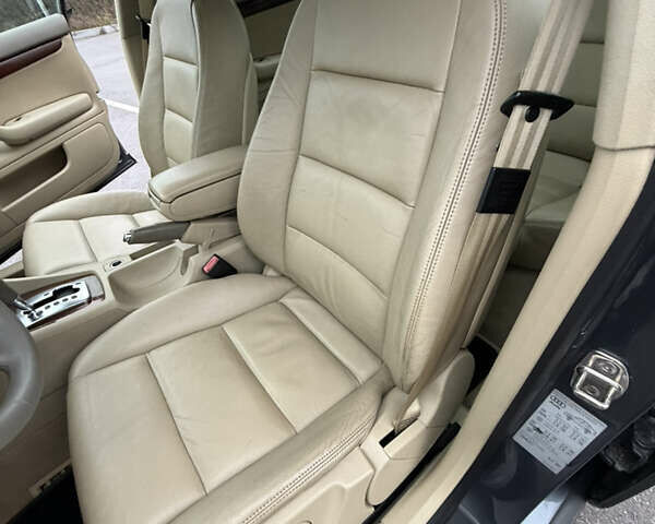 Сірий Ауді А4, об'ємом двигуна 1.8 л та пробігом 193 тис. км за 8999 $, фото 32 на Automoto.ua