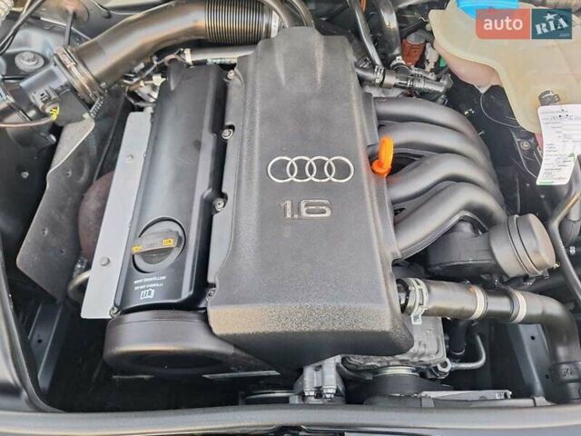 Серый Ауди А4, объемом двигателя 1.6 л и пробегом 184 тыс. км за 7500 $, фото 1 на Automoto.ua