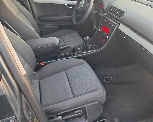 Серый Ауди А4, объемом двигателя 1.6 л и пробегом 184 тыс. км за 7500 $, фото 11 на Automoto.ua