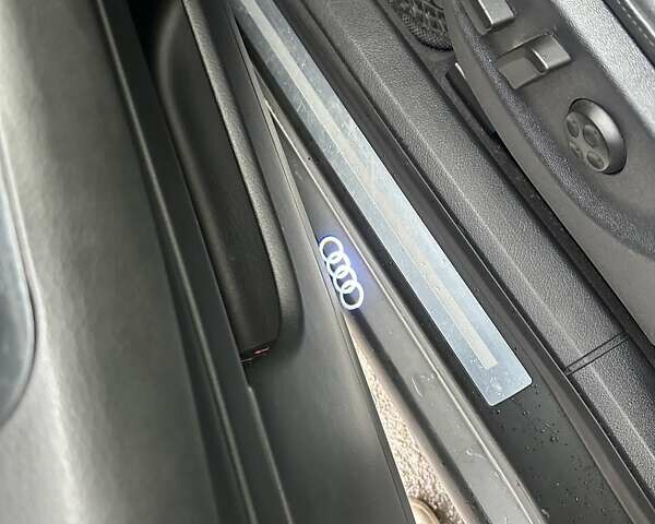 Сірий Ауді А4, об'ємом двигуна 1.98 л та пробігом 180 тис. км за 8000 $, фото 18 на Automoto.ua