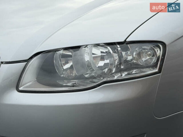 Сірий Ауді А4, об'ємом двигуна 1.6 л та пробігом 176 тис. км за 7999 $, фото 2 на Automoto.ua