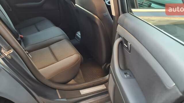 Сірий Ауді А4, об'ємом двигуна 1.6 л та пробігом 166 тис. км за 7900 $, фото 11 на Automoto.ua