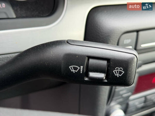 Сірий Ауді А4, об'ємом двигуна 1.6 л та пробігом 176 тис. км за 7999 $, фото 46 на Automoto.ua