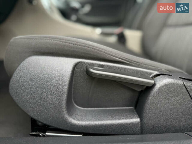 Сірий Ауді А4, об'ємом двигуна 1.6 л та пробігом 193 тис. км за 6500 $, фото 41 на Automoto.ua