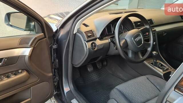 Сірий Ауді А4, об'ємом двигуна 1.6 л та пробігом 166 тис. км за 7900 $, фото 12 на Automoto.ua