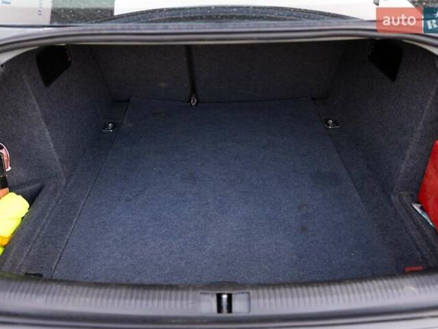 Сірий Ауді А4, об'ємом двигуна 2 л та пробігом 248 тис. км за 7300 $, фото 25 на Automoto.ua