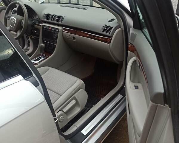 Сірий Ауді А4, об'ємом двигуна 2 л та пробігом 180 тис. км за 8200 $, фото 16 на Automoto.ua