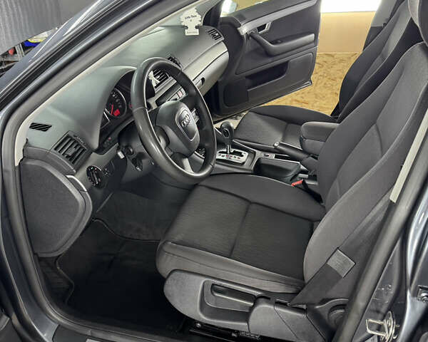 Серый Ауди А4, объемом двигателя 2 л и пробегом 215 тыс. км за 7800 $, фото 15 на Automoto.ua